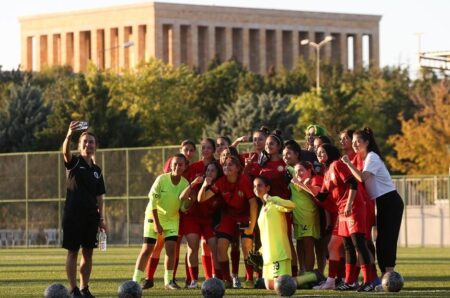 Gençlerbirliği Kadın Futbol Takımı, Fair Play Ödülü – Kariyer Dalı Şeref Diploması’na Layık Görüldü
