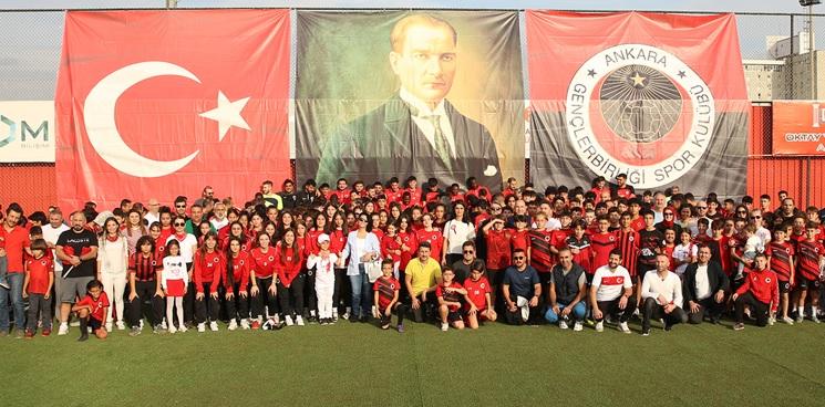 Gençlerbirliği, Cumhuriyet’imizin 100’üncü Yılını Törenle Kutladı