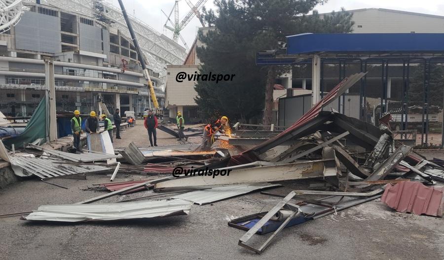 Tarihi Atatürk Spor Salonu’nun Yıkımına Başlandı