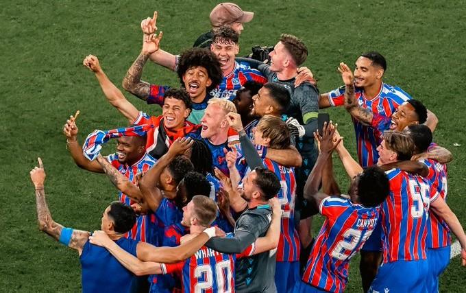 UEFA Konferans Ligi Şampiyonu Crystal Palace